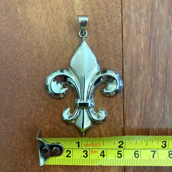Large Sterling Silver Fleur De Lis Pendant - Picture 4 of 4